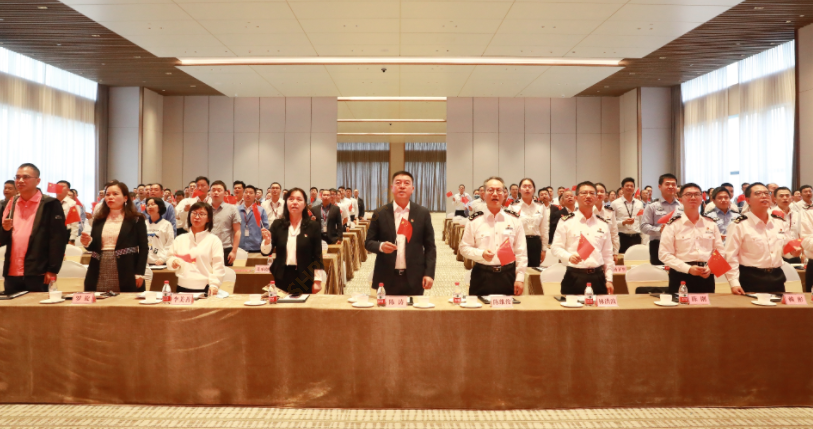 用音符谱写初心 用歌声唱响使命--音乐思政课走进2121非凡科技